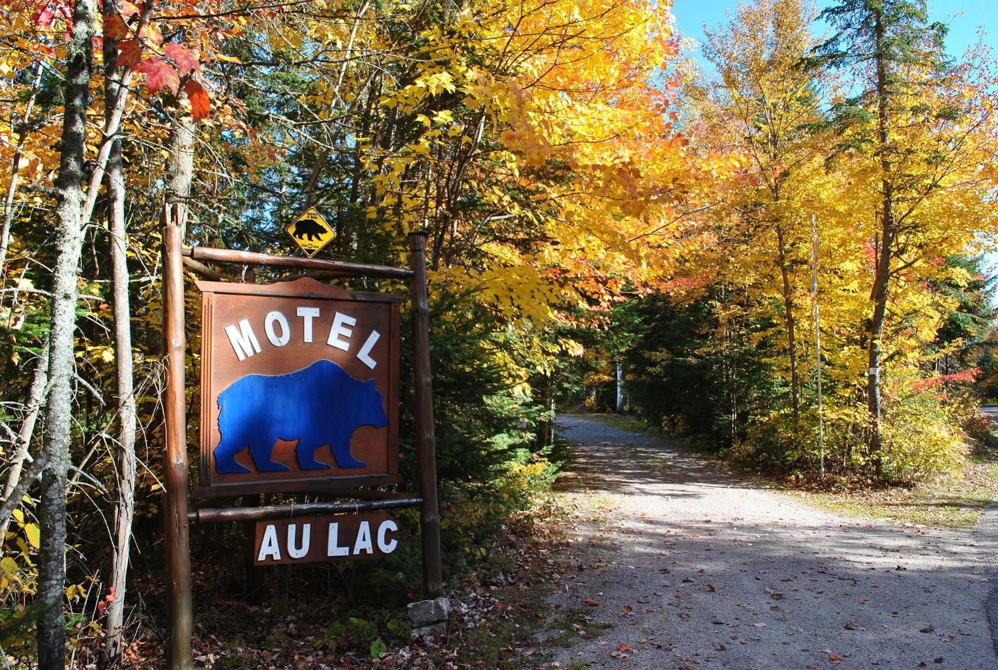 Motel Ours Bleu Lac-Saguay Exterior foto